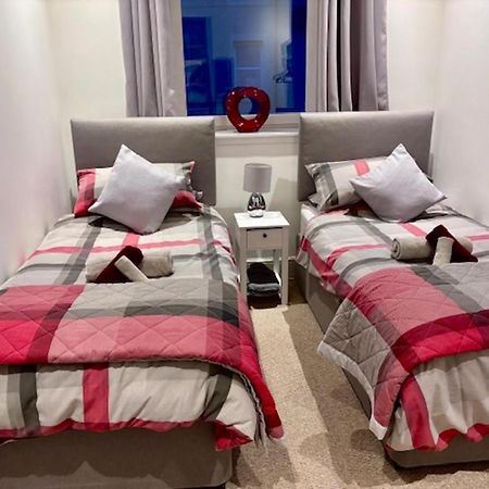 Stunning Spacious Apartment On River Ness Inverness Kültér fotó