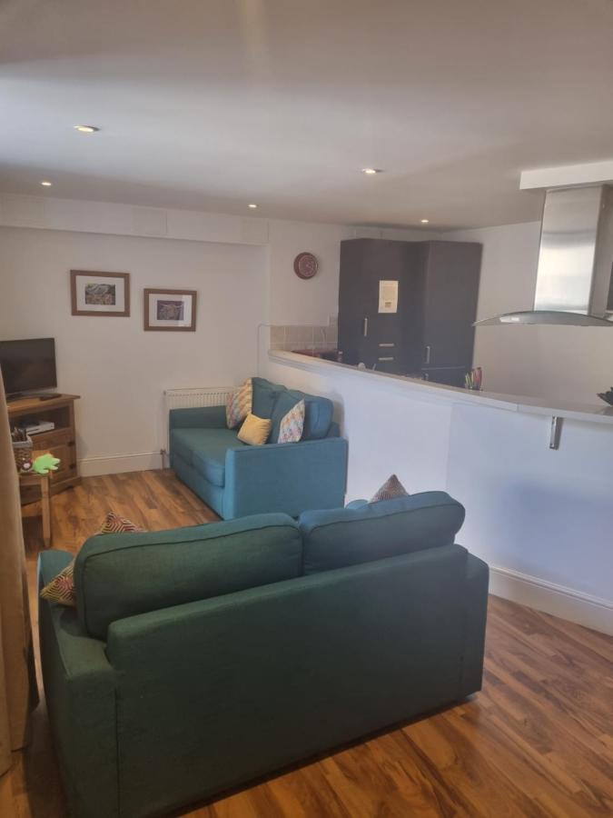 Stunning Spacious Apartment On River Ness Inverness Kültér fotó