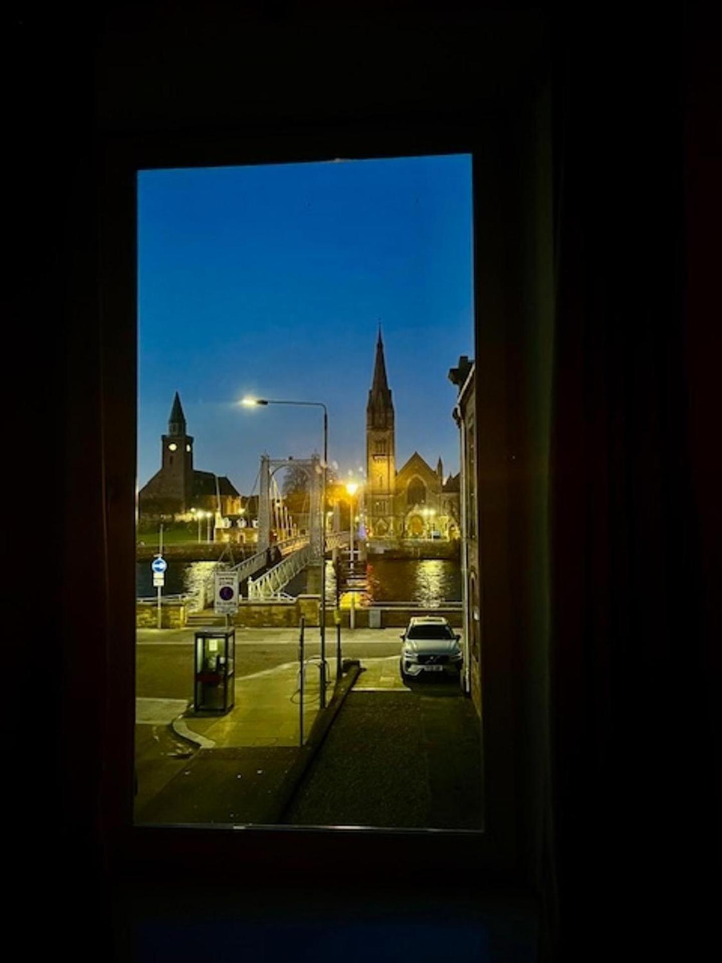 Stunning Spacious Apartment On River Ness Inverness Kültér fotó
