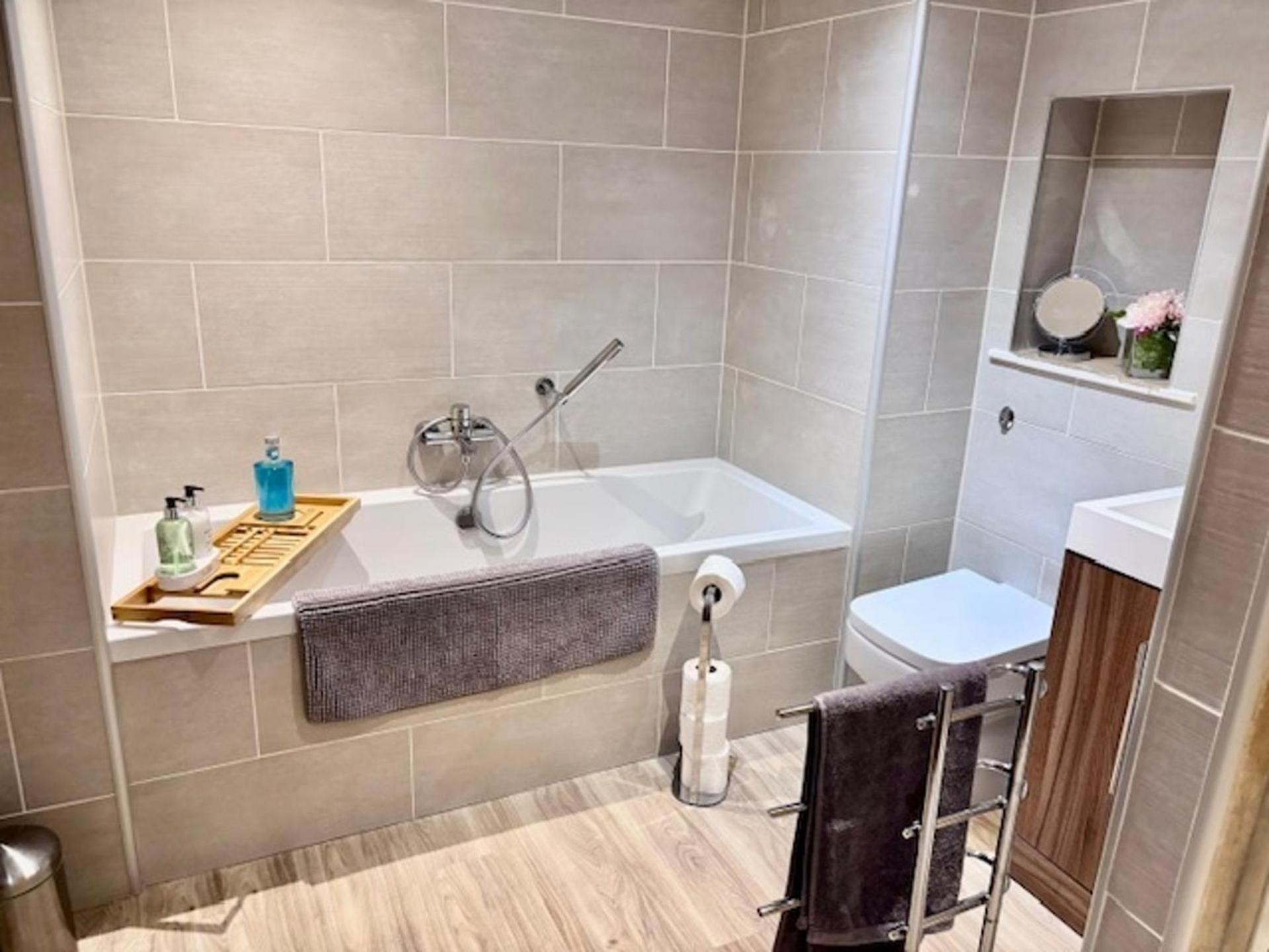 Stunning Spacious Apartment On River Ness Inverness Kültér fotó