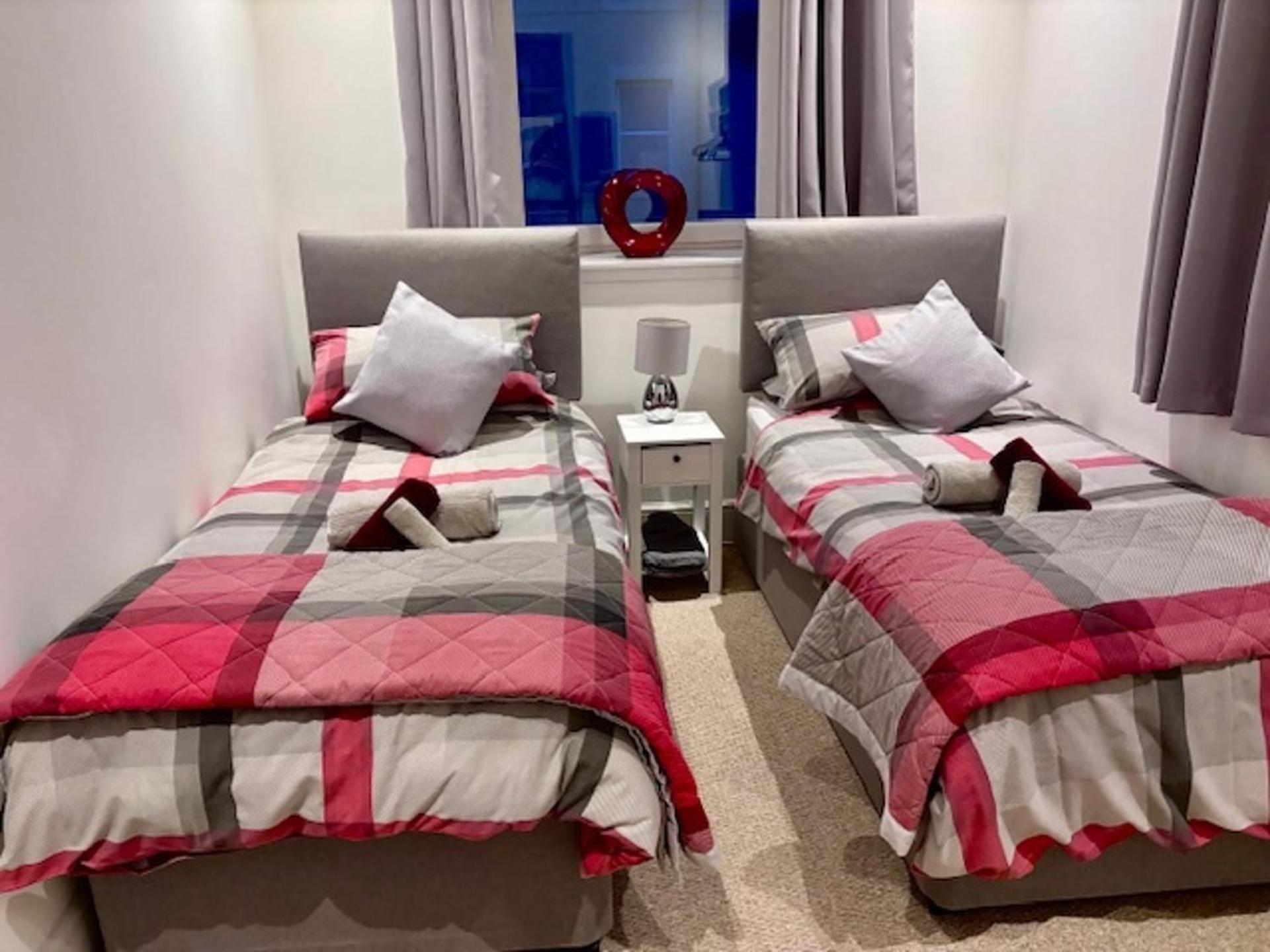 Stunning Spacious Apartment On River Ness Inverness Kültér fotó